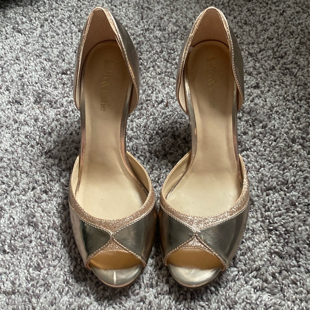 Kelly & Katie Women’s two tone gold peep toe heels Size 7.5. High heels
